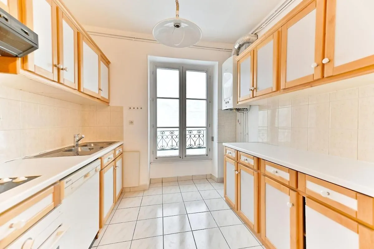Charming Very Spacious Apartment, Paris 9Eme