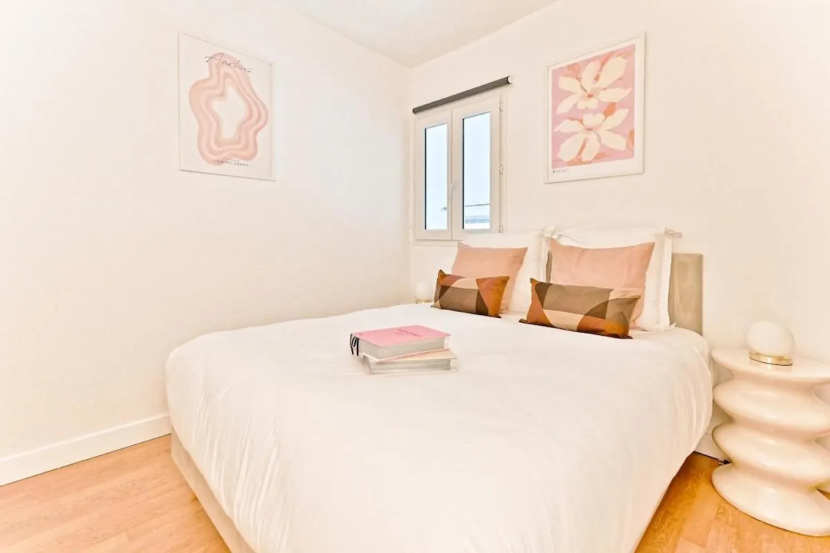 Charming Very Spacious Apartment, Paris 9Eme 0*,  Francie
