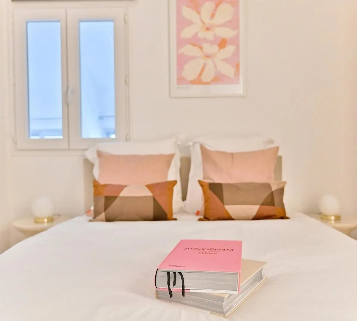 Charming Very Spacious Apartment, Paris 9Eme Apartamento
