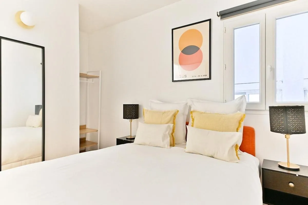 Apartamento Charming Very Spacious Apartment, Paris 9Eme