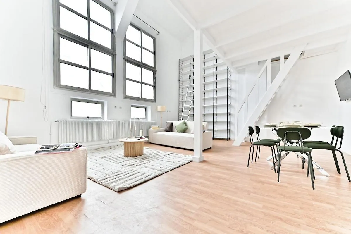 Charming Very Spacious Apartment, Paris 9Eme