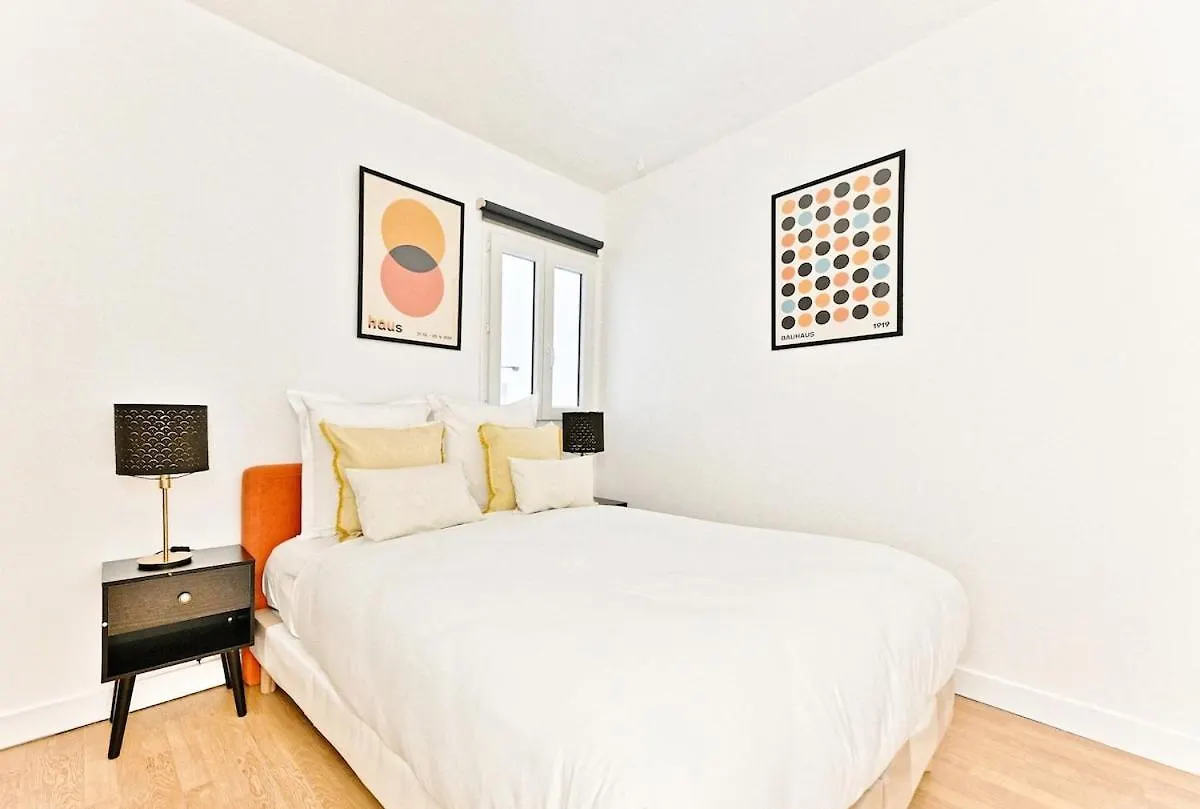 Apartamento Charming Very Spacious Apartment, Paris 9Eme