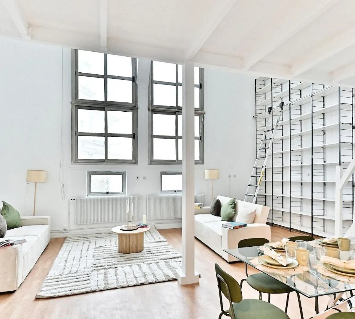 Charming Very Spacious Apartment, Paris 9Eme 0*,
