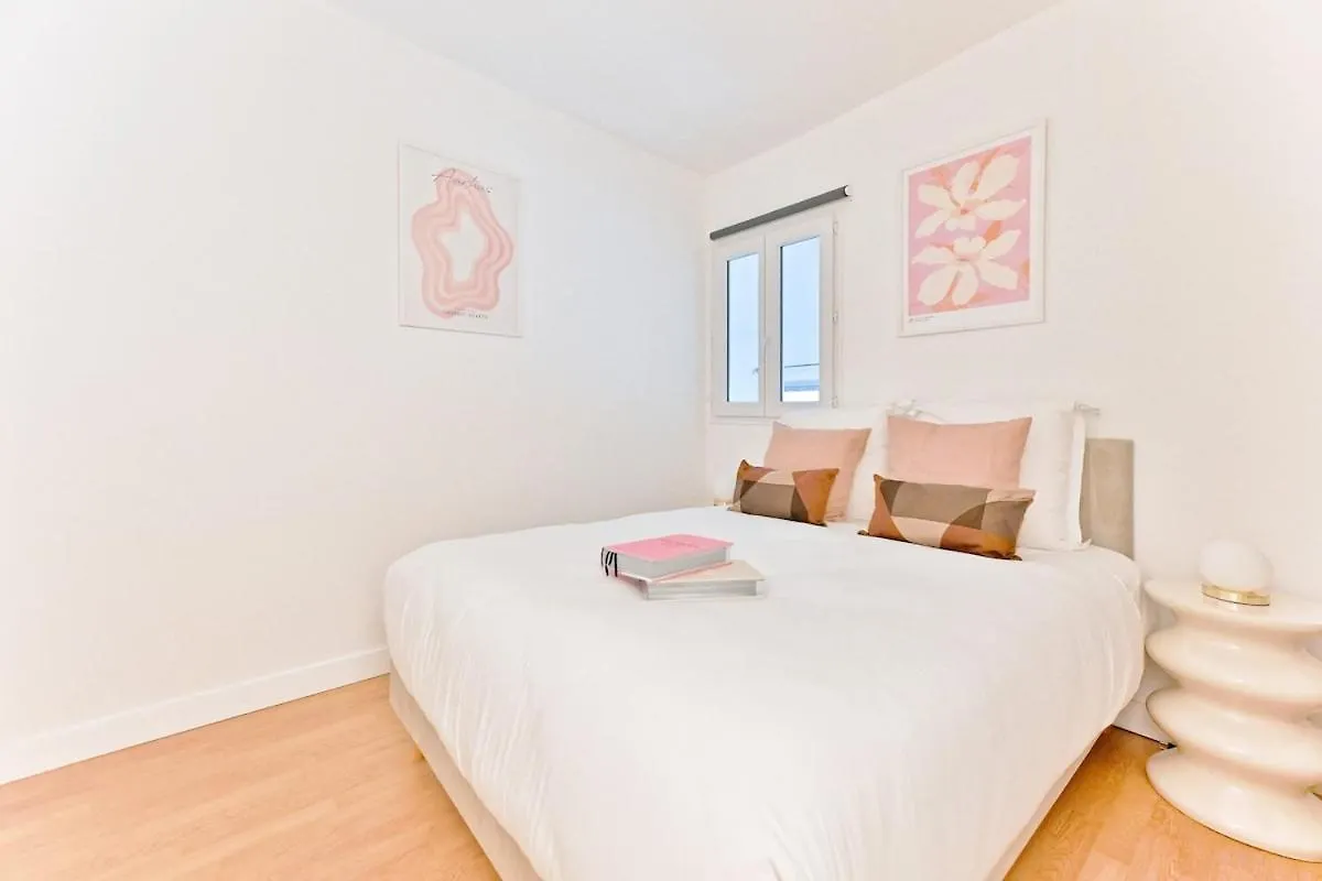Charming Very Spacious Apartment, Paris 9Eme Apartamento