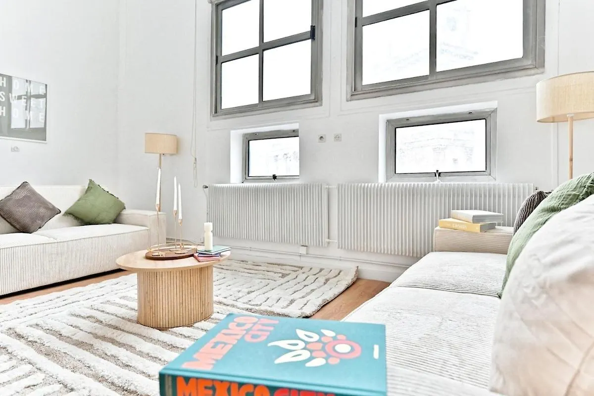 Charming Very Spacious Apartment, Paris 9Eme