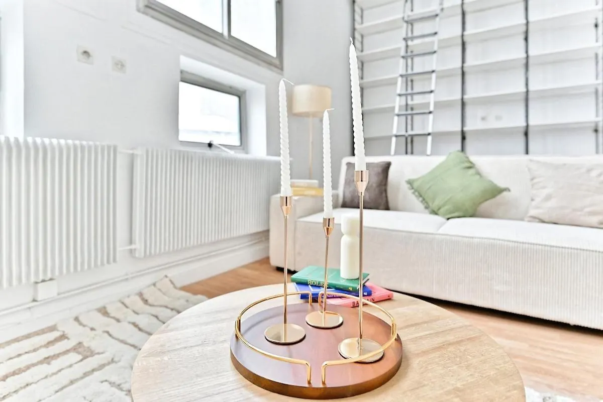 Charming Very Spacious Apartment, Paris 9Eme Apartamento