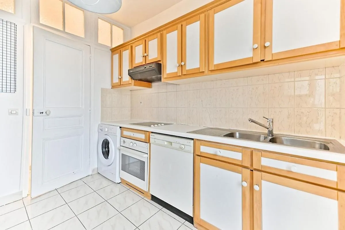 Charming Very Spacious Apartment, Paris 9Eme Apartamento