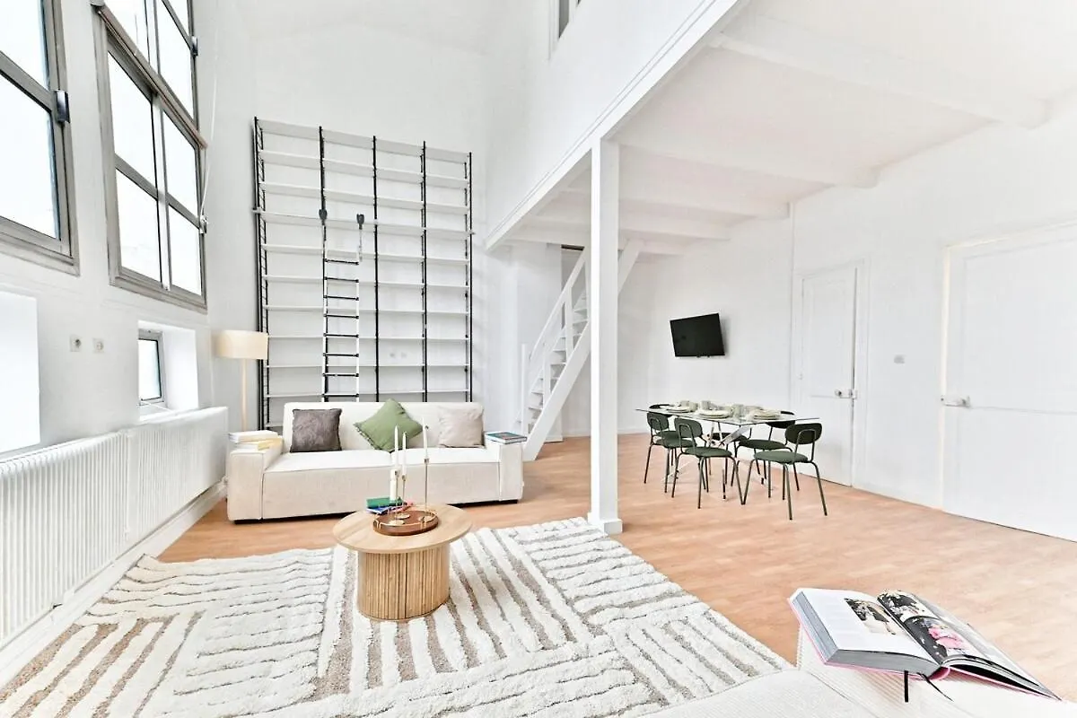 Charming Very Spacious Apartment, Paris 9Eme